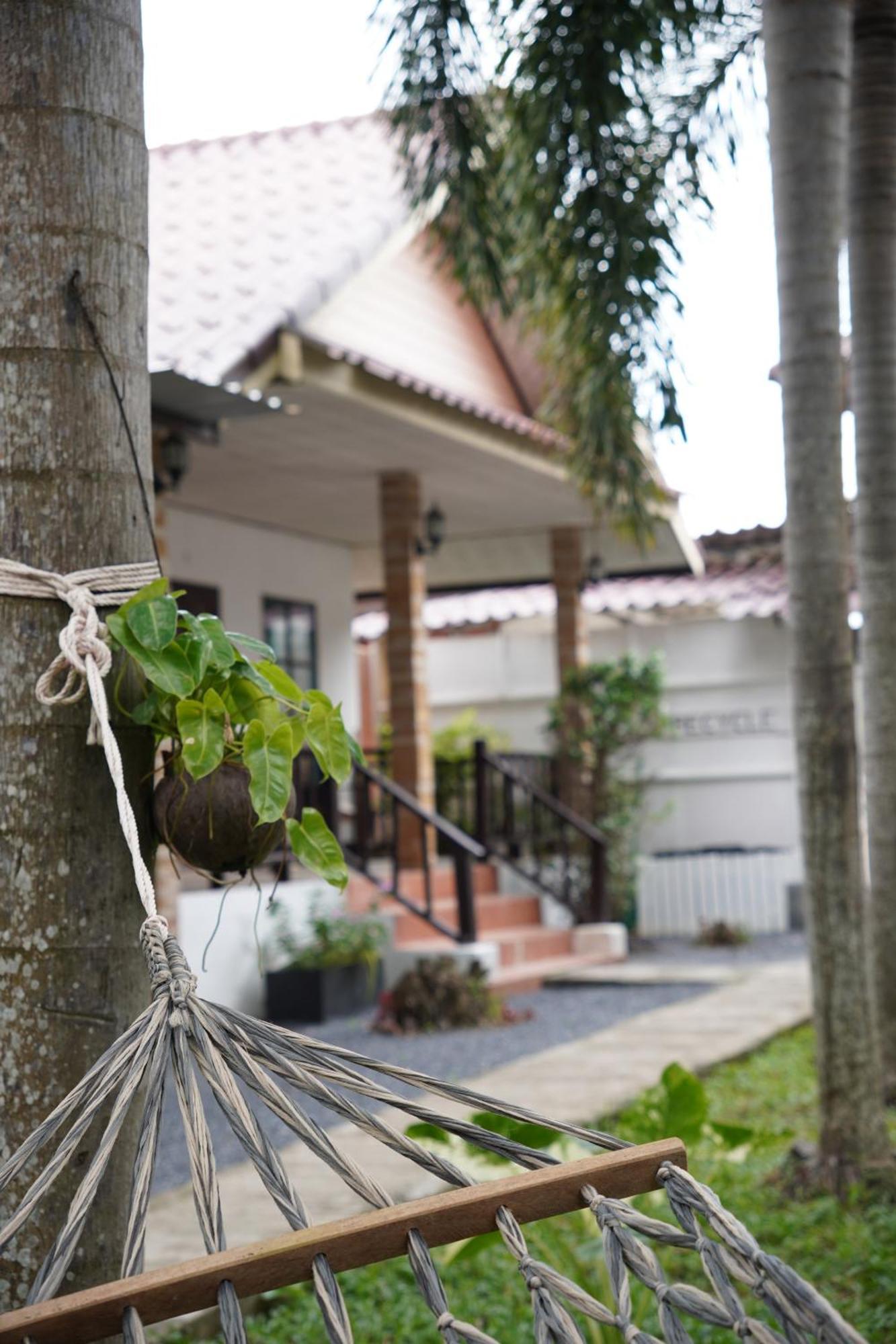Naraya Resort Koh Lanta Exterior photo