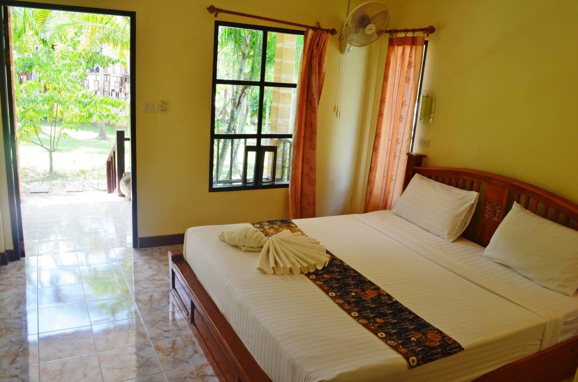 Naraya Resort Koh Lanta Exterior photo
